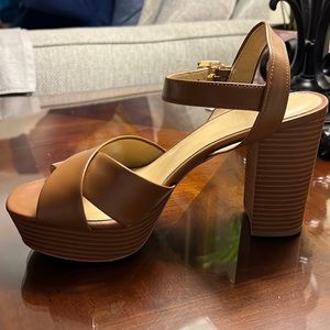 MK platform heels. Good condition
